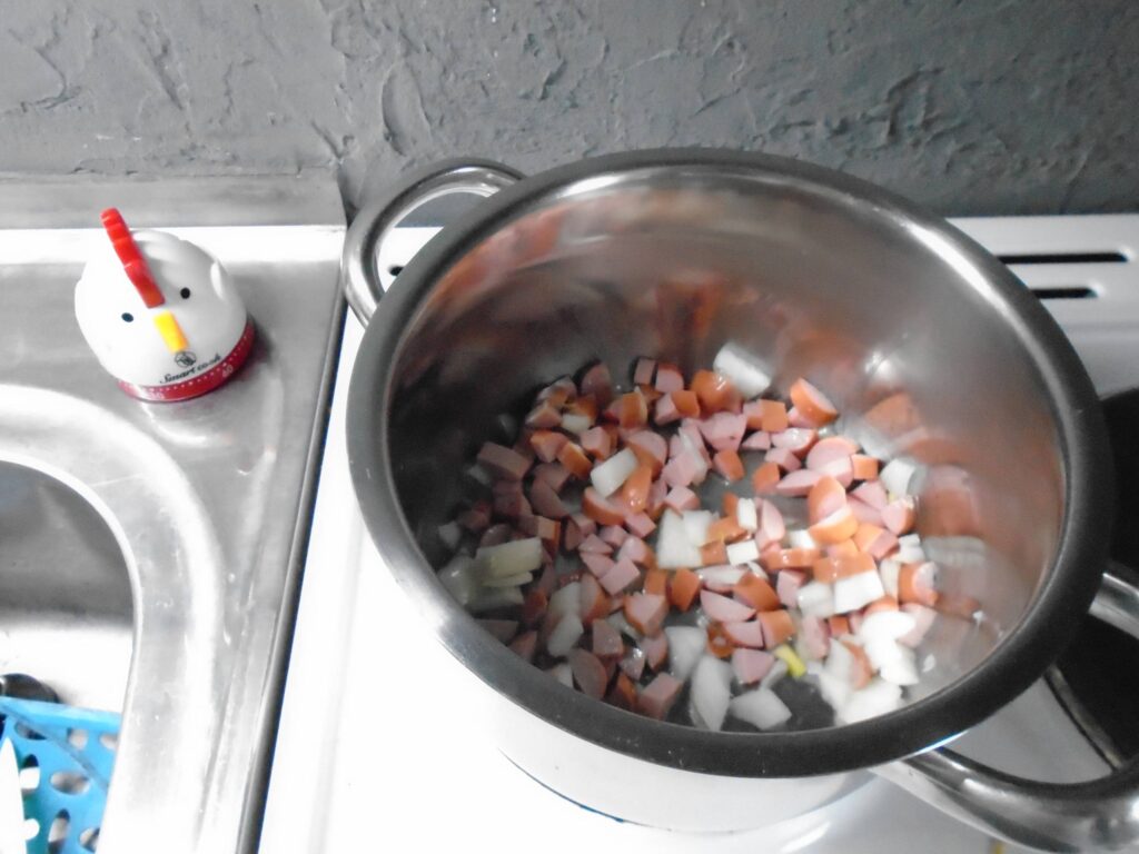 Frankfurt soup, sauté some sausages and onion.