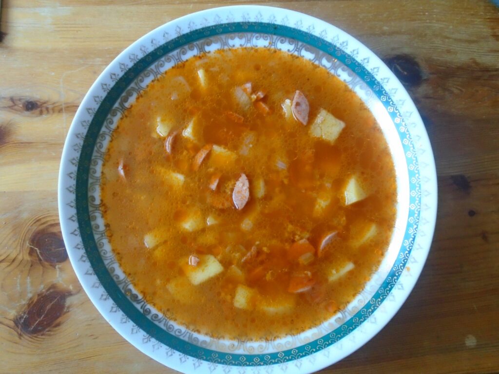 Frankfurt soup, serving suggestion